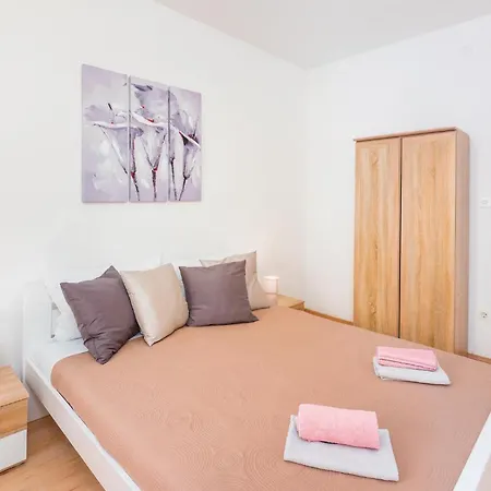 2 Bedroom Beautiful In Lejlighed *