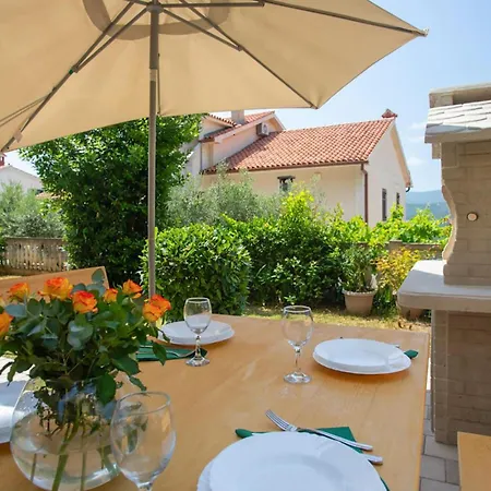 2 Bedroom Cozy In * Rabac