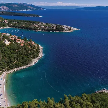 2 Bedroom Cozy In Apartment Rabac
