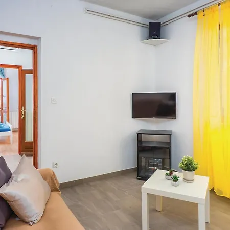 2 Bedroom Cozy In * Rabac