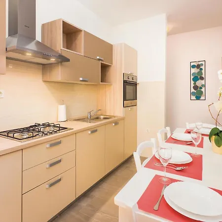 Apartment 2 Bedroom Cozy In Rabac