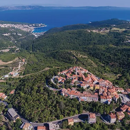Apartment 2 Bedroom Cozy In Rabac